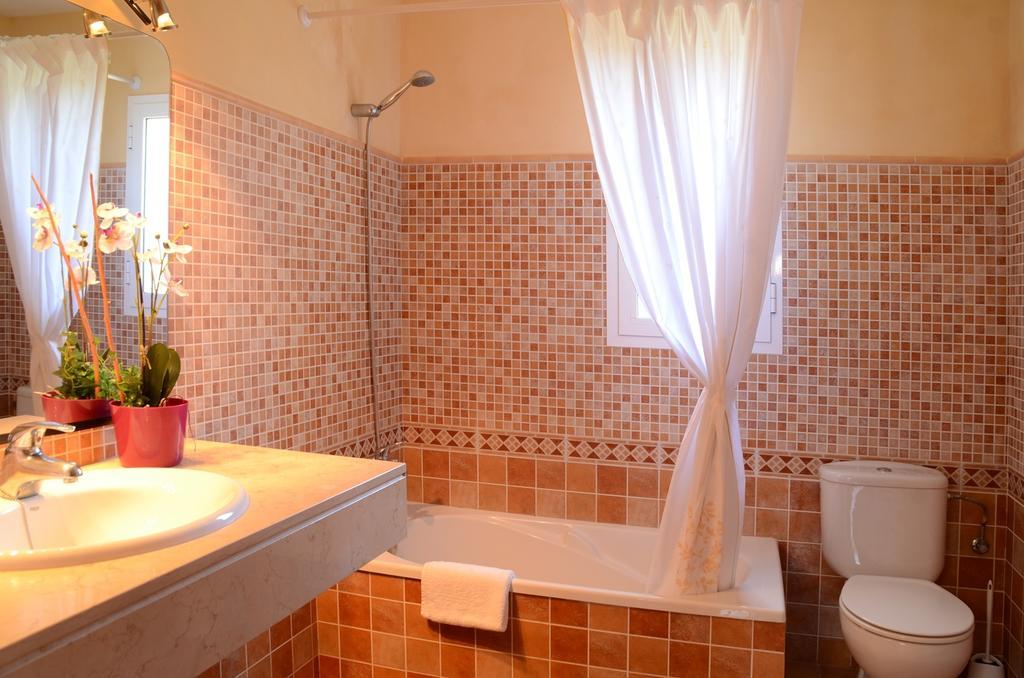Villas Las Golondrinas Кала'н Бош Екстериор снимка